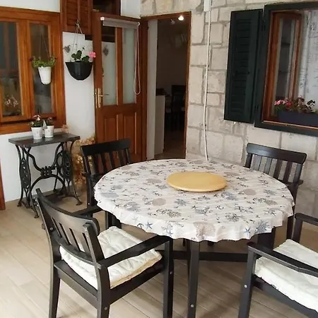 Apartment Pjaca Postira