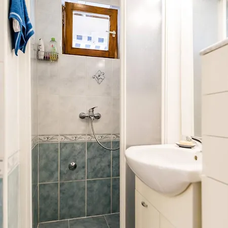 Pjaca Apartment Postira